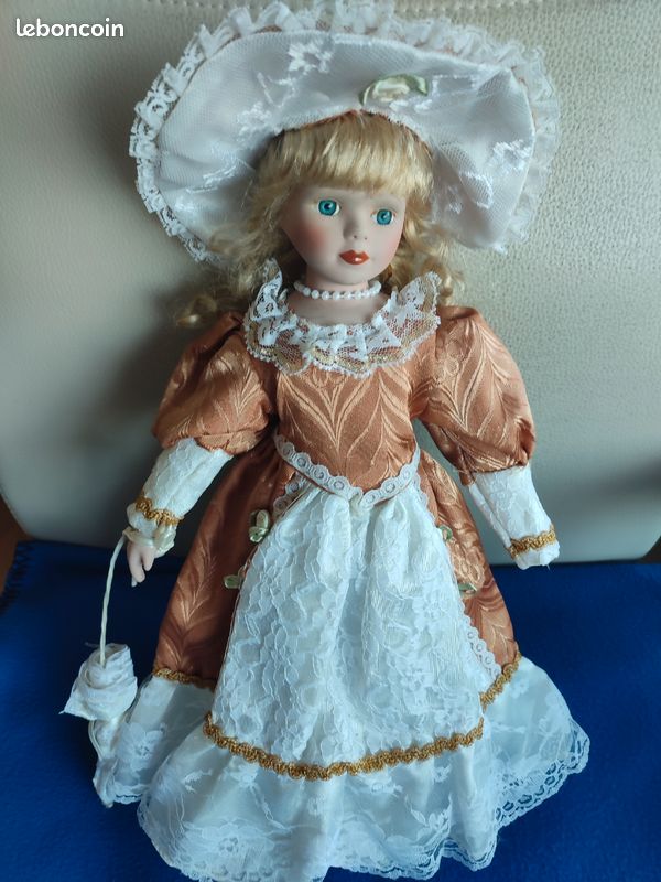GENS DE MAISON De Poupée Miniature En Porcelaine Figure Victorienne Dame Robe EUR 8,18 - DE