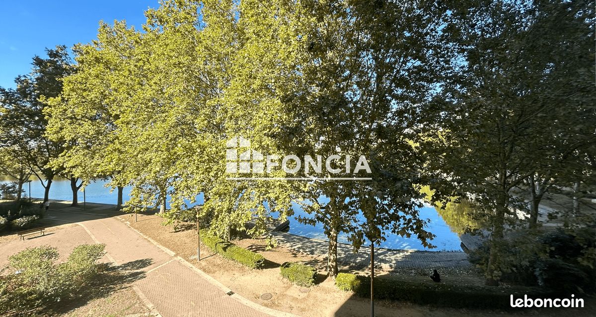 Appartement 3 pieces ,balcon et deux loggias vue sur le lac.Proche métro et CC Créteil soleil (image 1)