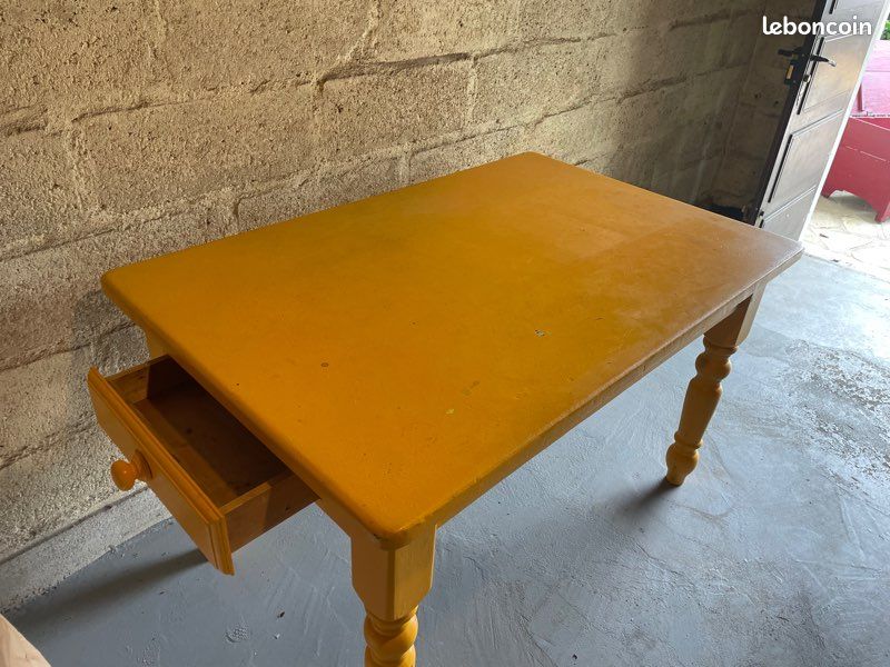 Table en pin (image 2)