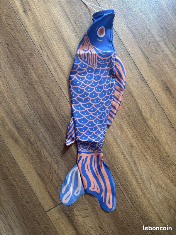 Drapeau Vent Poisson Manche à Air Carpe Koinobori 1M Bleu - Décoration Jardin, Sushi Bar - Festival Bateau Dragon Drapeau Vent Japonais Drapeau Vent Poisson Manche à Air Carpe Koinobori 1M Bleu - Décoration Jardin, Sushi Bar - Festival Bateau Dragon Drapeau Vent Japonais