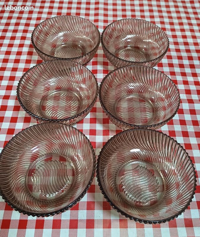 Lot de 6 coupelles. VINTAGE. VERRE ambré, torsadé. VEROPA (image 1)