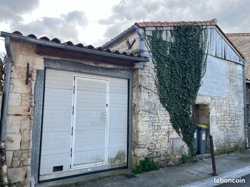 Espace de stockage · à Magné · 80 000 €