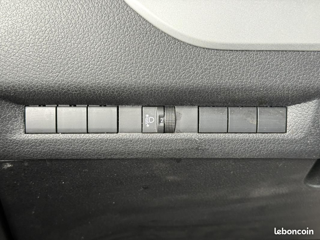 Peugeot Expert 2.0 CABINE APPROFONDIE BLUEHDI 180 S&S EAT8 PACK PREMIUM CONNECT (image 20)