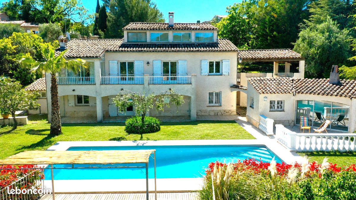 Maison 7 pièces 246 m² · à Cabris · 246 m² · 699 000 €