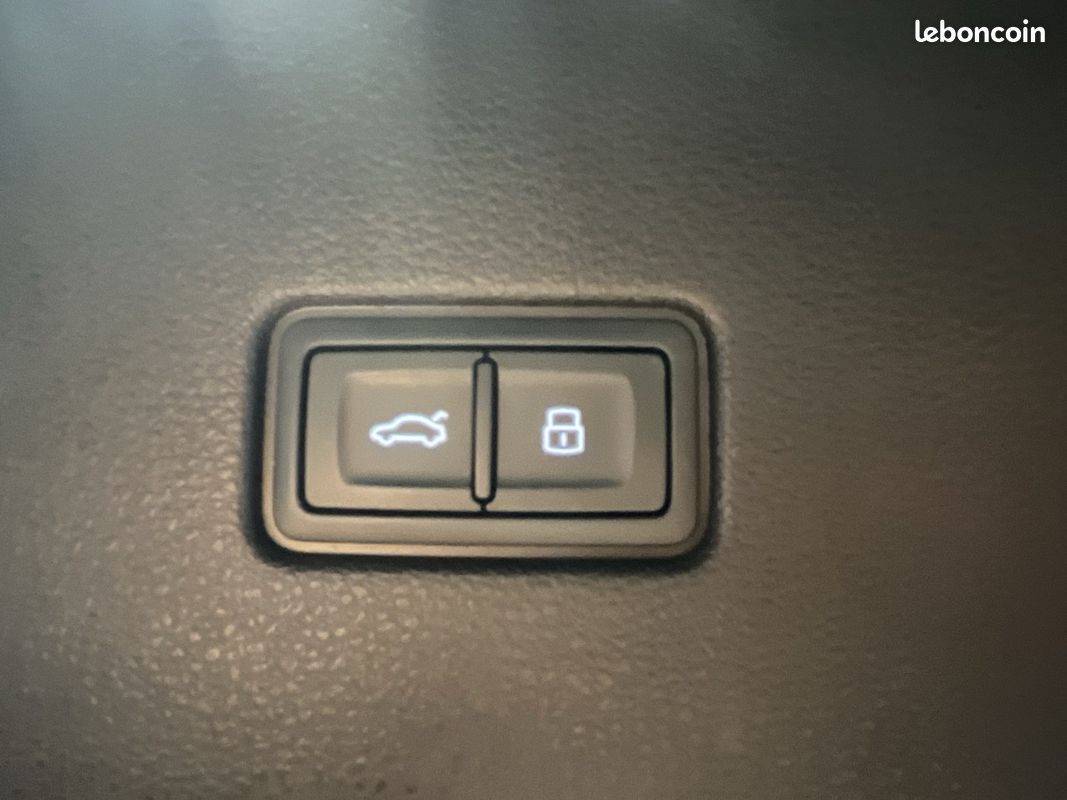 AUDI Q8 55 TFSI e 381 Tiptronic 8 Quattro S line (image 21)