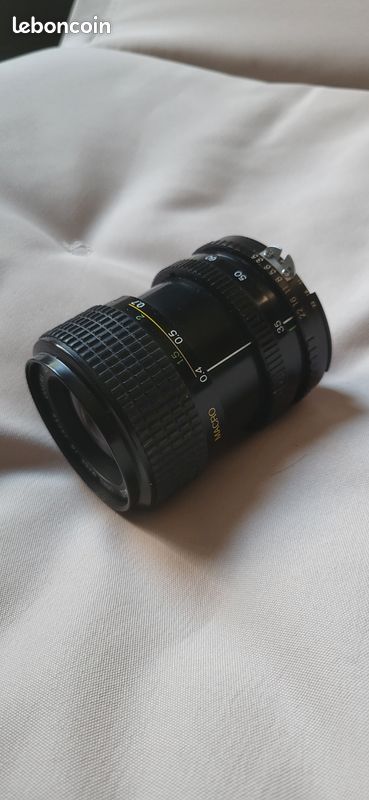 Objectif Cosina 35-70mm 1:3.5-4.8 MC MACRO monture F (image 4)