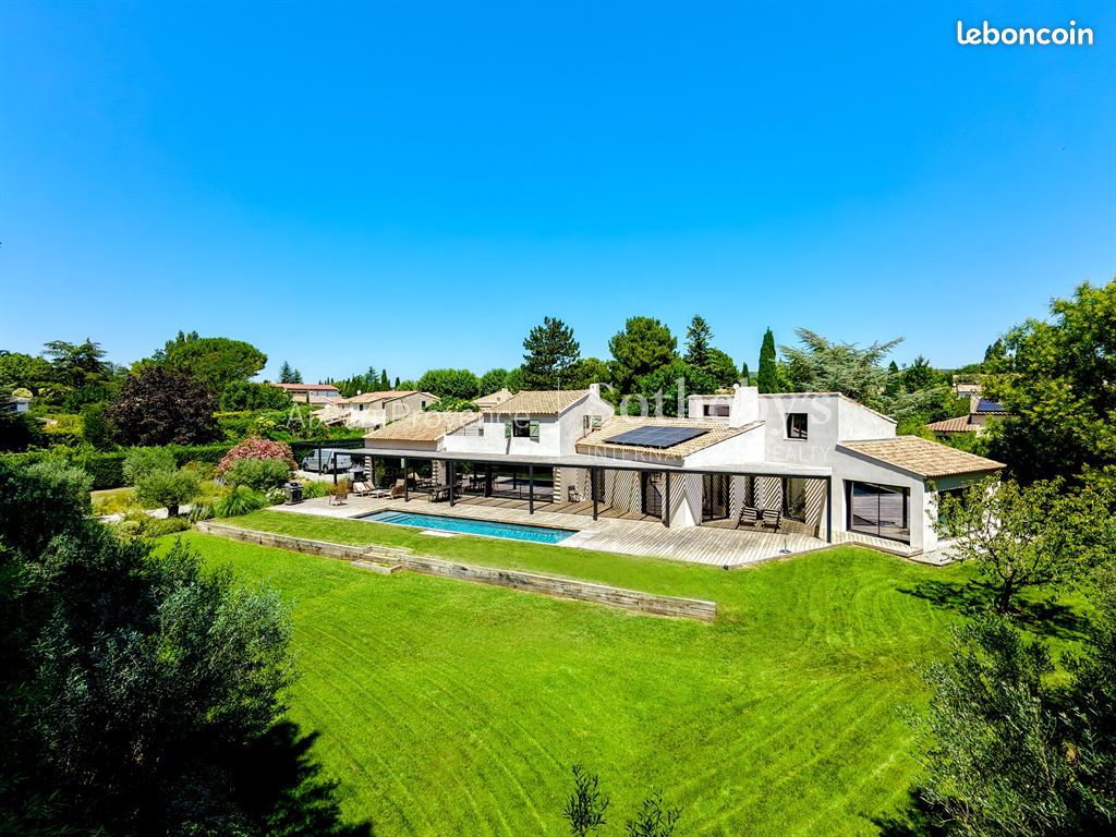 Maison 8 pièces 260 m² · à Aix-en-Provence · 260 m² · 1 925 000 €