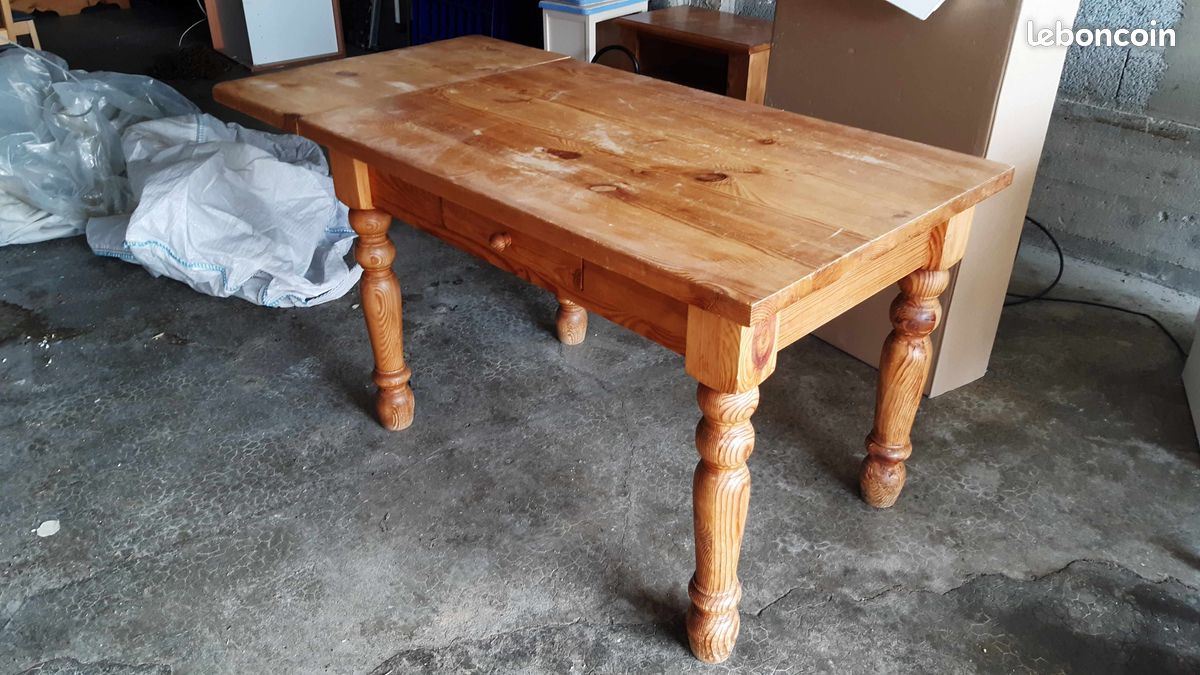 Table de chalet rustique (image 1)