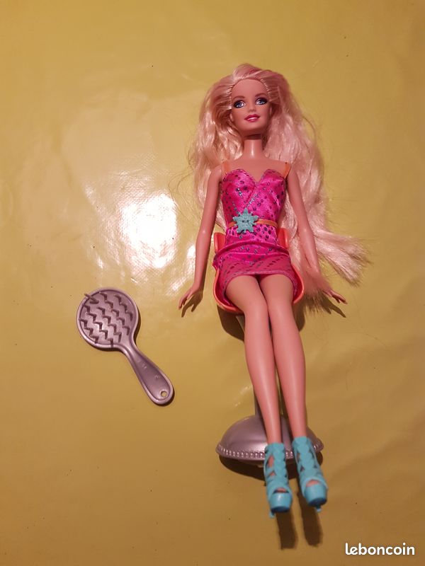 Barbie et son siège (image 2)