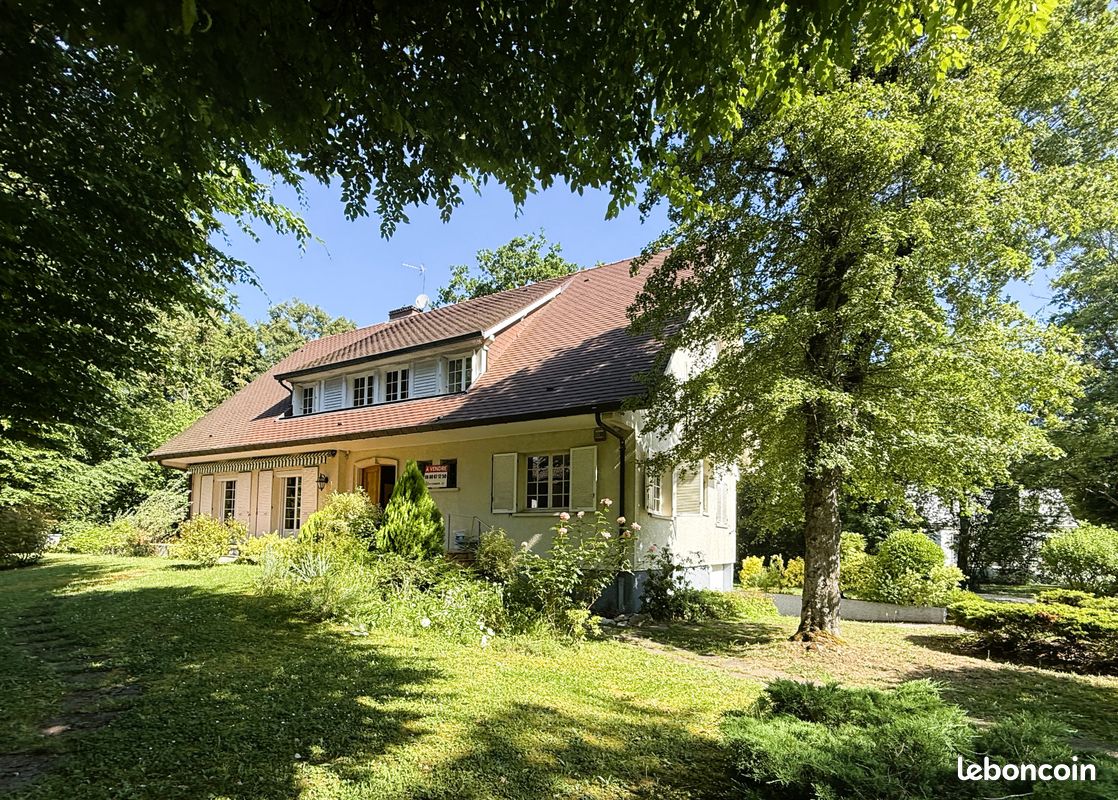 Maison 11 pièces 284 m² · à Chevigny-Saint-Sauveur · 284 m² · 580 000 €