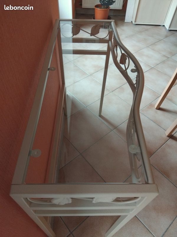 Console (image 4)
