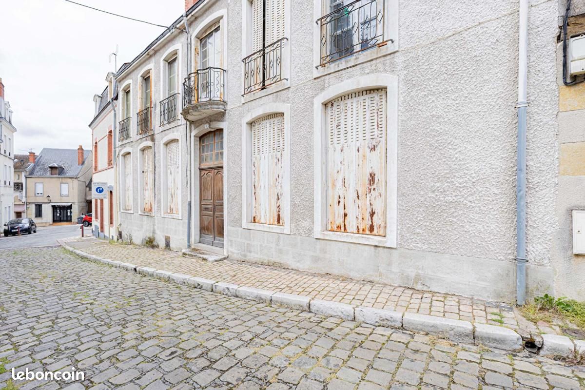 Local commercial 288 m² · à Vierzon · 288 m² · 111 990 €