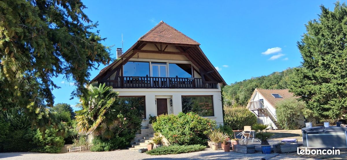 Maison 7 pièces 220 m² · à Acquigny · 220 m² · 449 000 €