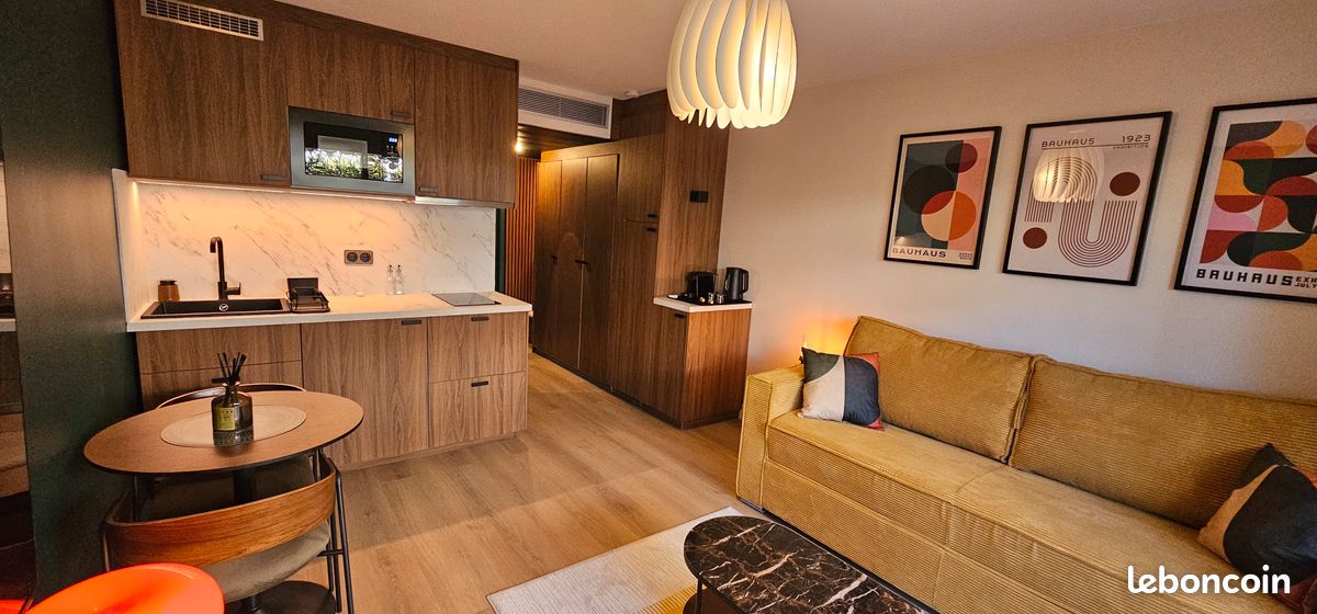 Appartement 1 pièce 21 m² · à Vallauris · 21 m² · 900 €/mois