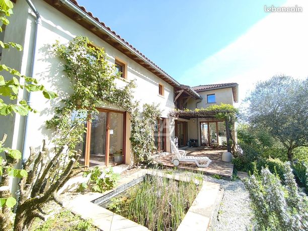 Maison 8 pièces 205 m²