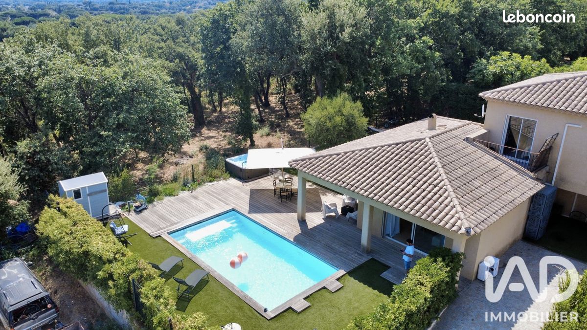 Maison 4 pièces 130 m² · à Grimaud · 130 m² · 879 000 €