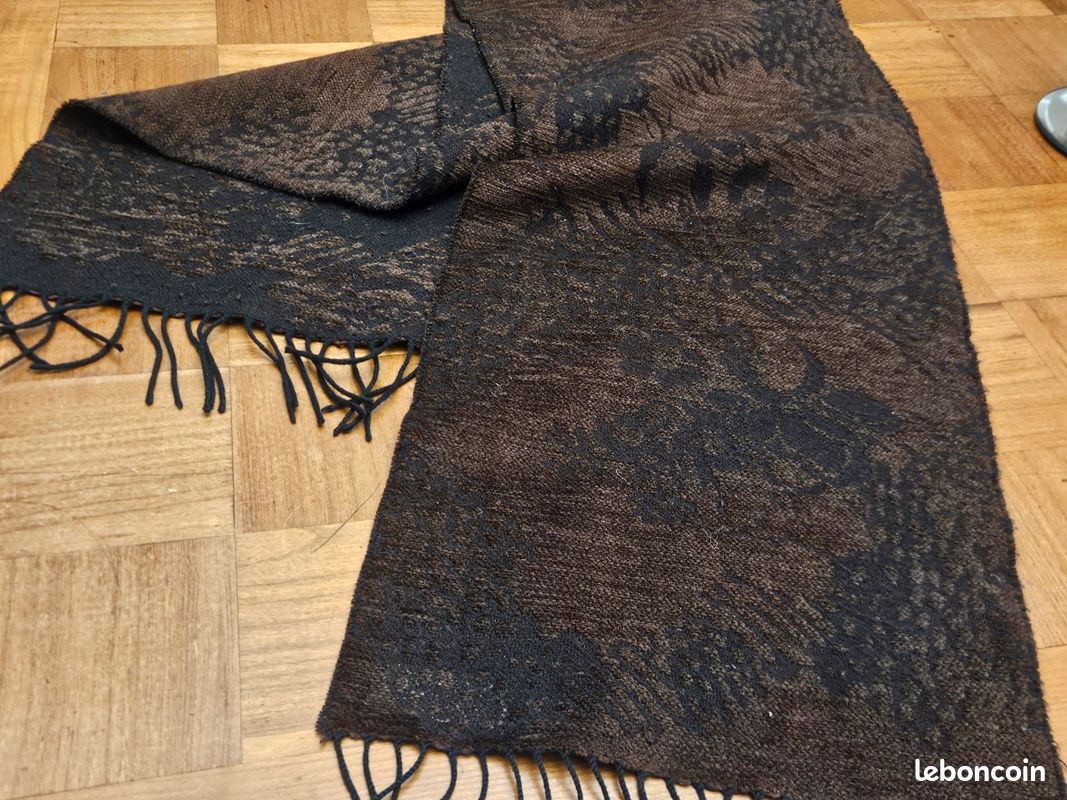 Écharpe en laine marron Galeries Lafayette (image 1)