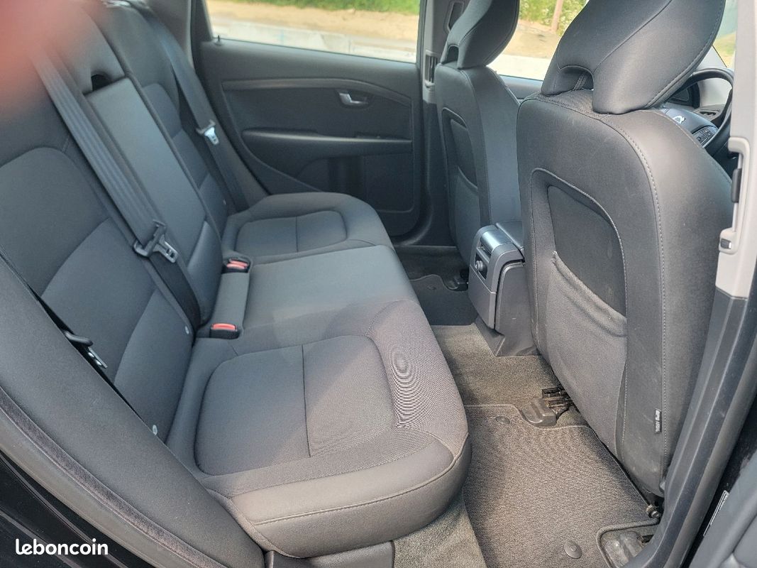 Volvo v70 2l diesel 120ch 2016 (image 9)