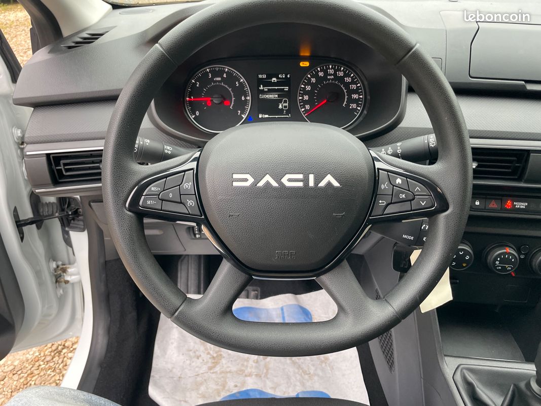 Dacia sandero iii 1.0 essence (image 8)