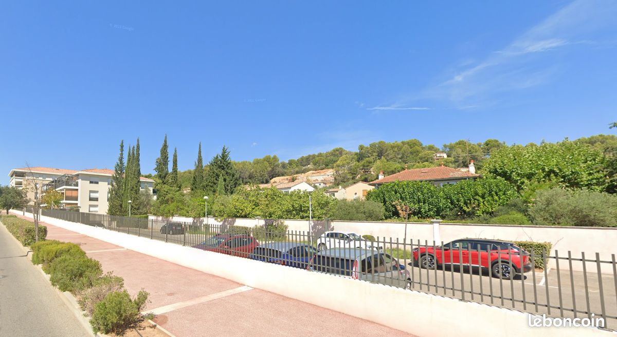 Parking/box Cuers · 10 000 €