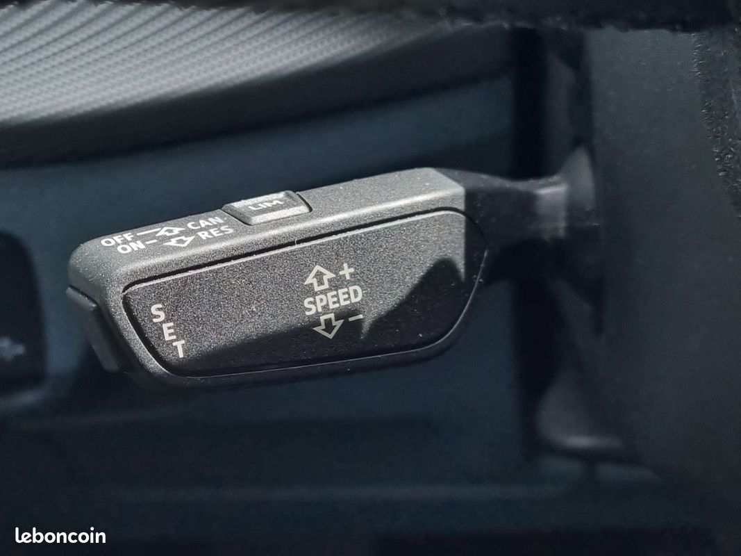 AUDI Q2 1.4 TFSI COD 150 ch S tronic 7 Design Luxe / 1ÈRE MAIN / VIRTUAL COCKPIT / CAMÉRA (image 21)