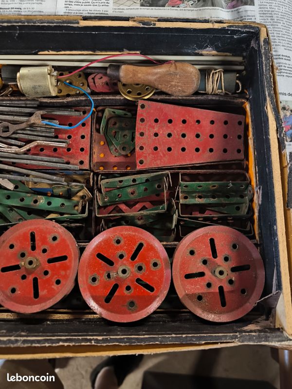 Lot De 33 Autocollants Vintage Meccano – Porte De Magasin – France – Occasion