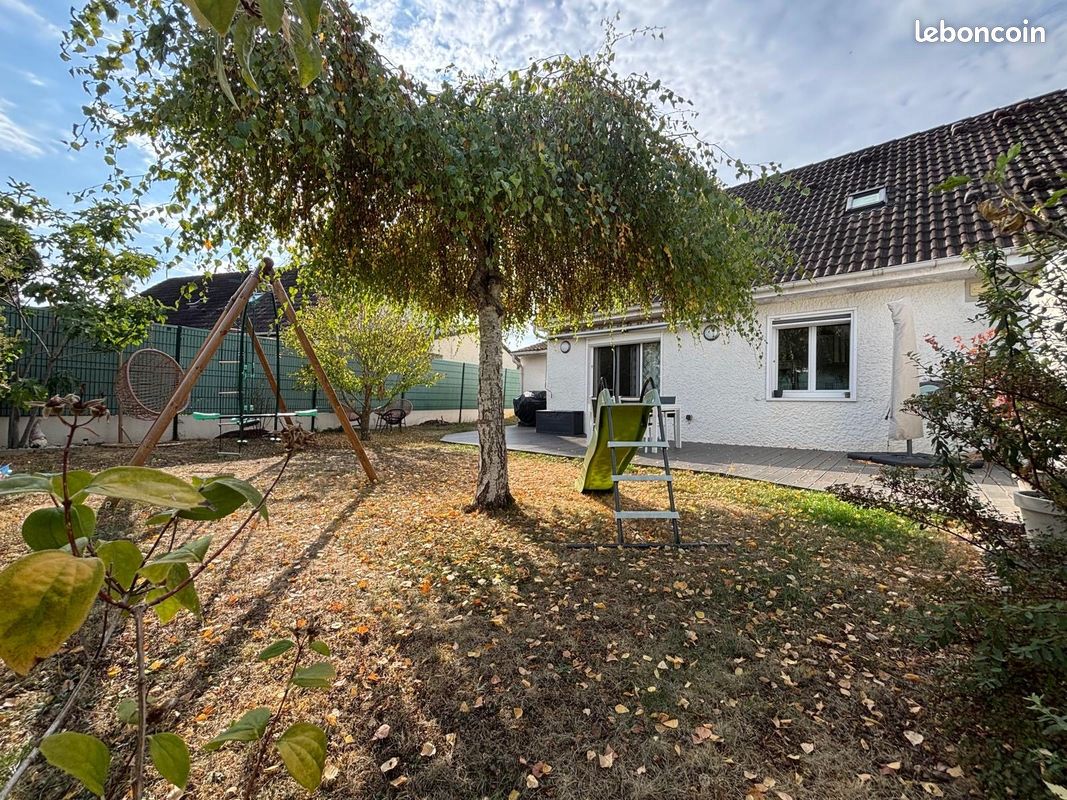 Maison 5 pièces 95 m² · à Saint-Pierre-du-Perray · 95 m² · 325 000 €