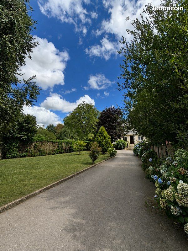Maison familiale lumineuse – 140 m² avec grand jardin – Centre de Merdrignac (image 2)