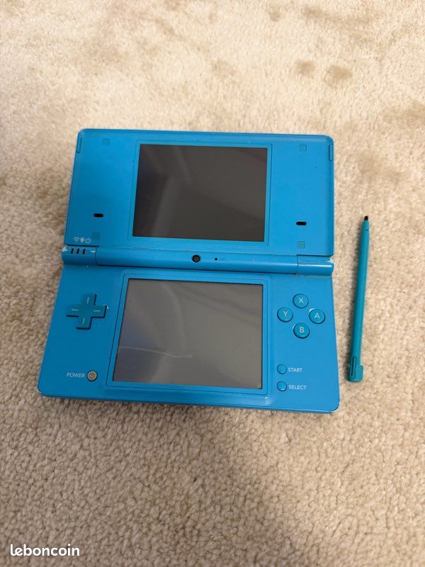Nintendo DSi (image 2)
