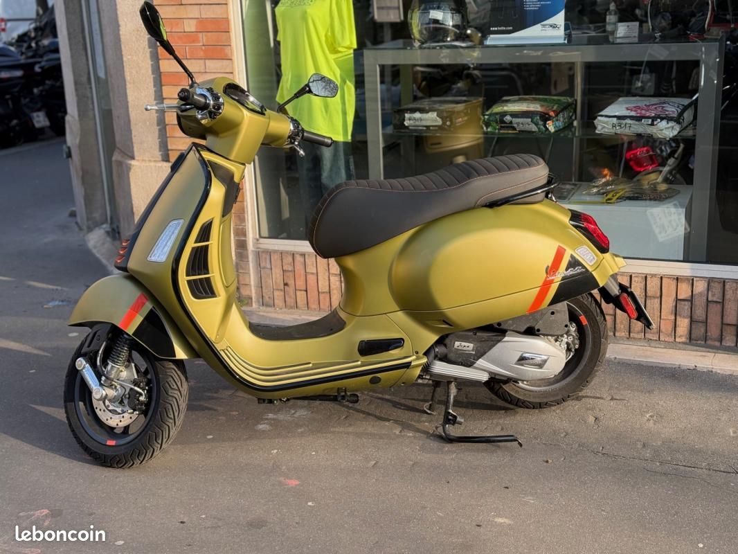 Vespa GTS 125 SUPER SPORT - Série Jaune Mat • 200 km • G (image 2)
