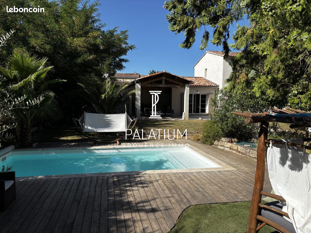 Maison 6 pièces 150 m² · à Lambesc · 150 m² · 3 000 €