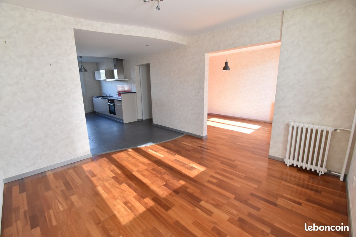 Appartement 3 pièces 72 m² · à Arpajon-sur-Cère · 72 m² · 875 €/mois