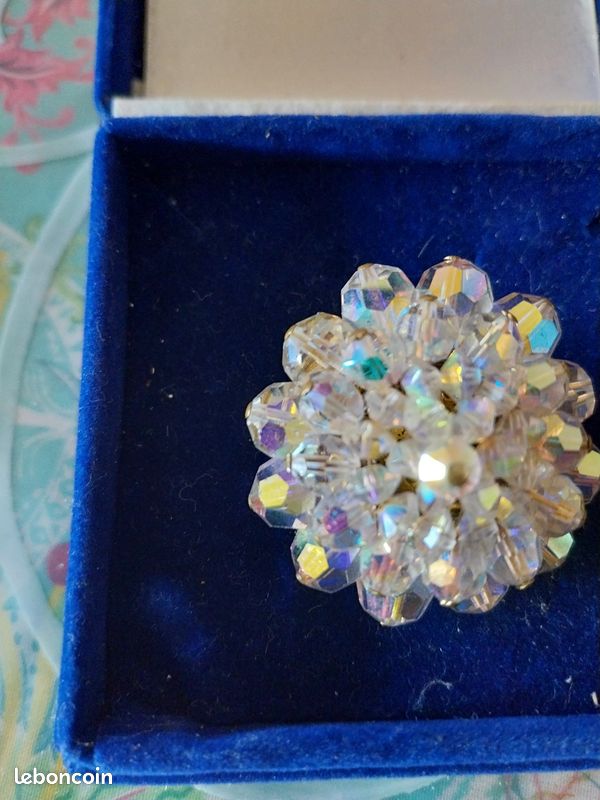 Vintage très belle broche fantaisie en forme de fleur (image 4)