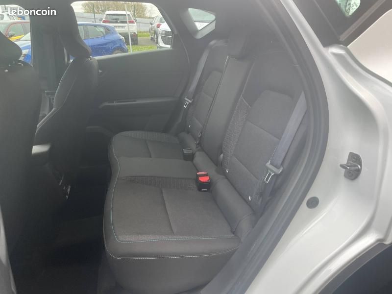 Renault Captur 1.6 E-Tech full hybrid 145ch Evolution (image 11)