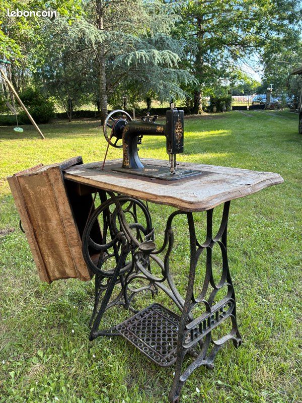 Ancienne machine à coudre (image 1)