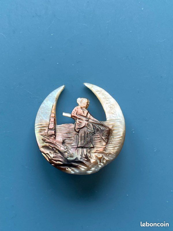 Broche En Nacre - Modèle Simple Et élégant, Neuf Sans Emballage, Sans Marque