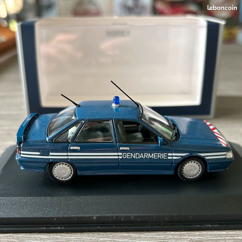 miniature Renault 21 NEVADA 1992 GENDARMERIE