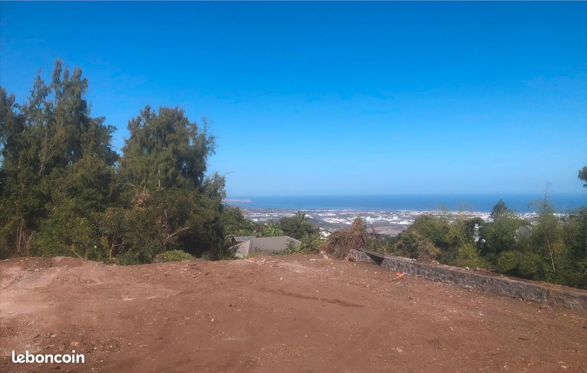 Terrain d’exception avec vue mer - La Possession · 320 000 €