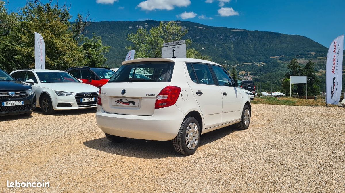 SKODA Fabia - 1.6 Tdi Active 90ch diesel (image 5)