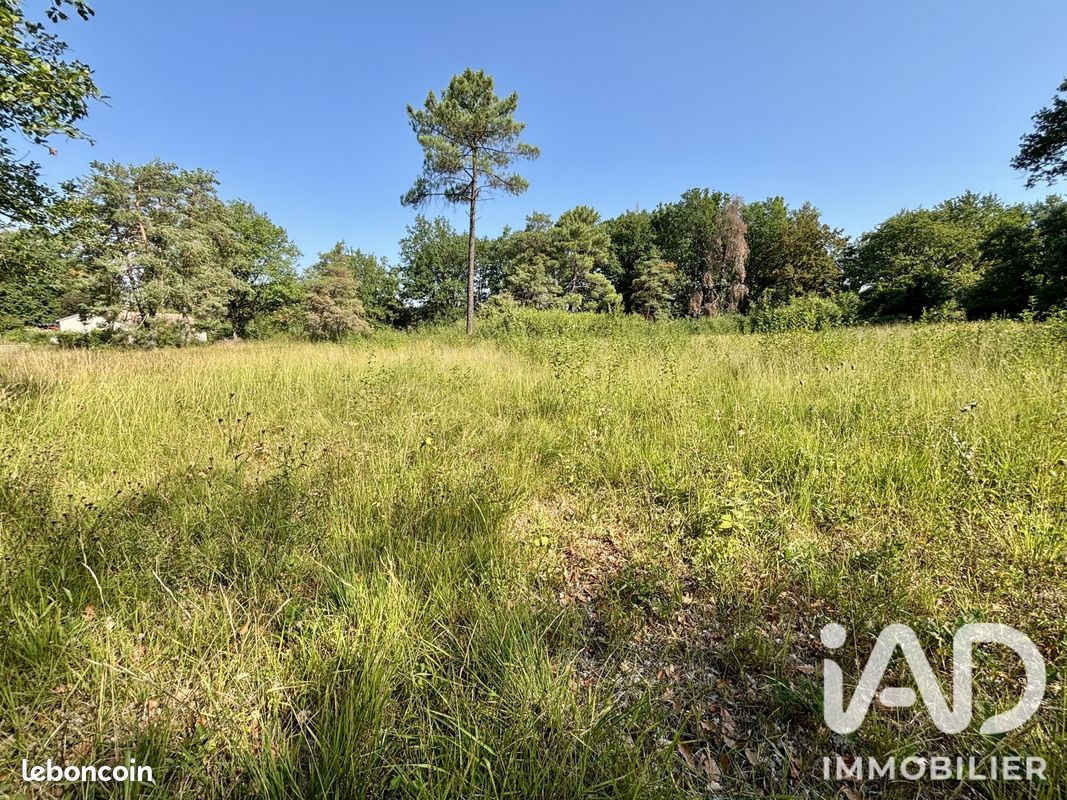 Terrain 1658 m² · à Marcillac-Saint-Quentin · 1 658 m² · 49 500 €