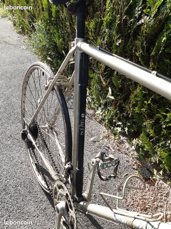 Véritable vélo de route "vintage " Cycles DUBAU " dans son jus " (image 9)