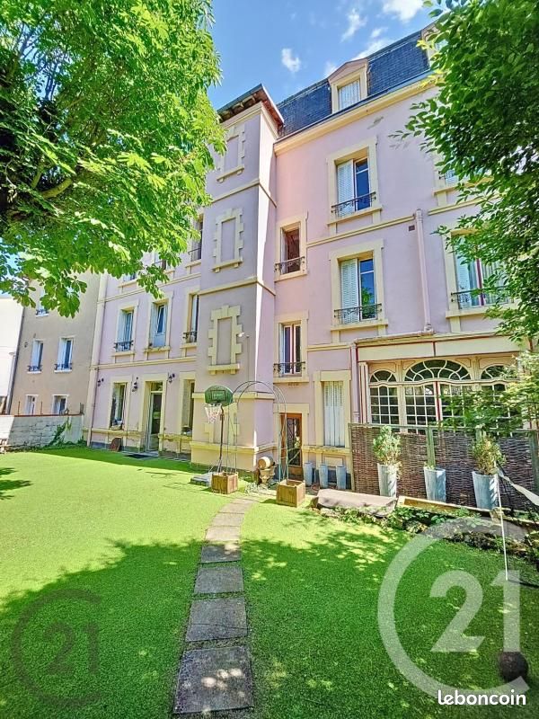 Immeuble 610 m² · à Châtel-Guyon · 610 m² · 660 000 €