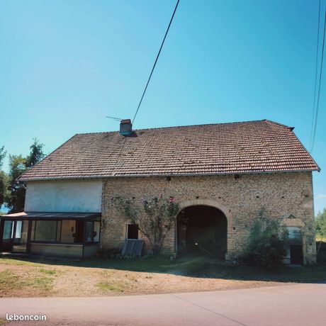 Corps de ferme à réhabiliter avec grange et terrain