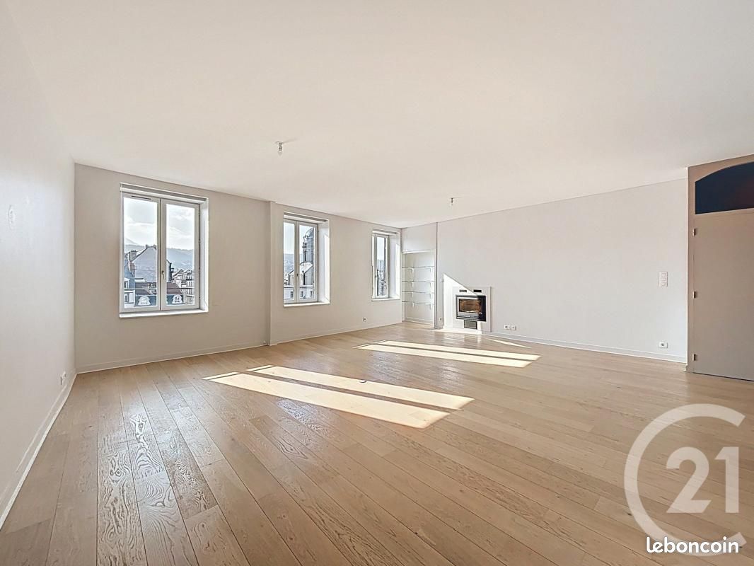 Appartement 5 pièces 123 m² · à Clermont-Ferrand · 123 m² · 385 000 €