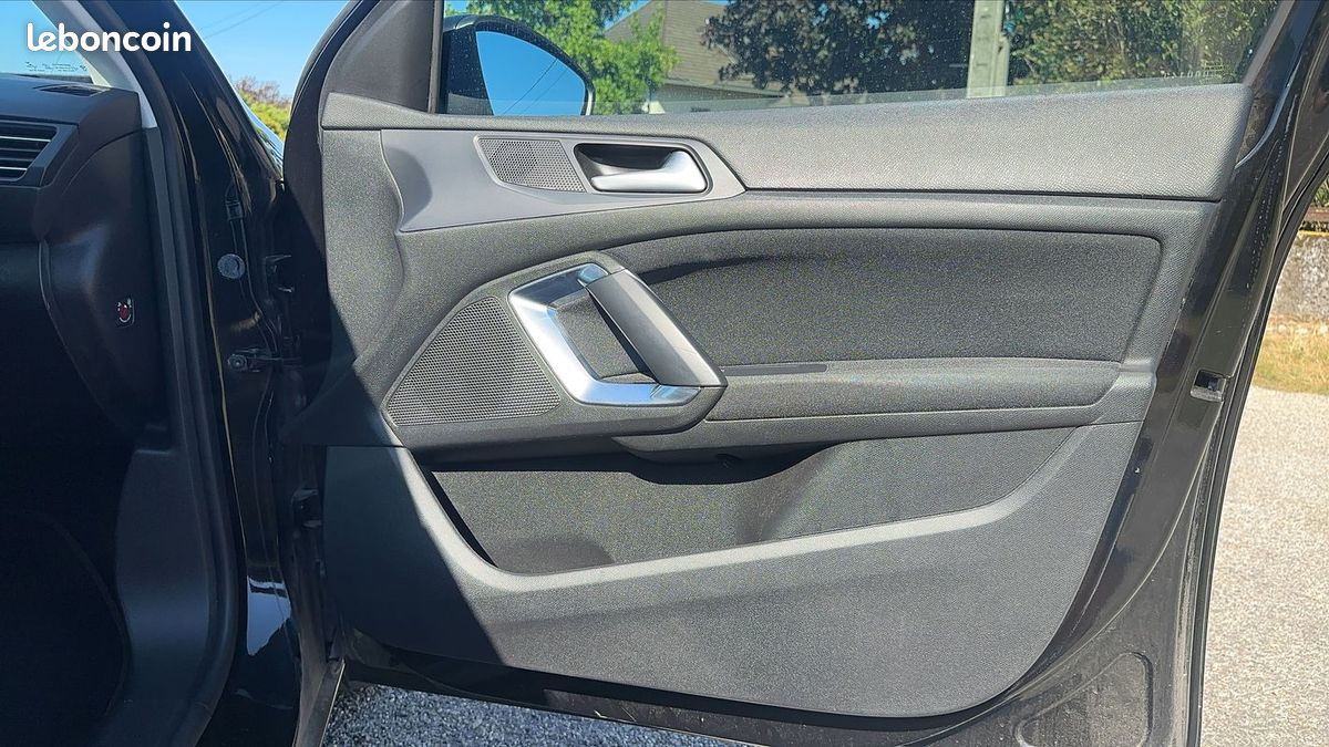 Peugeot 308 SW 1.5 BlueHDi 130 EAT8 Active Business (image 24)