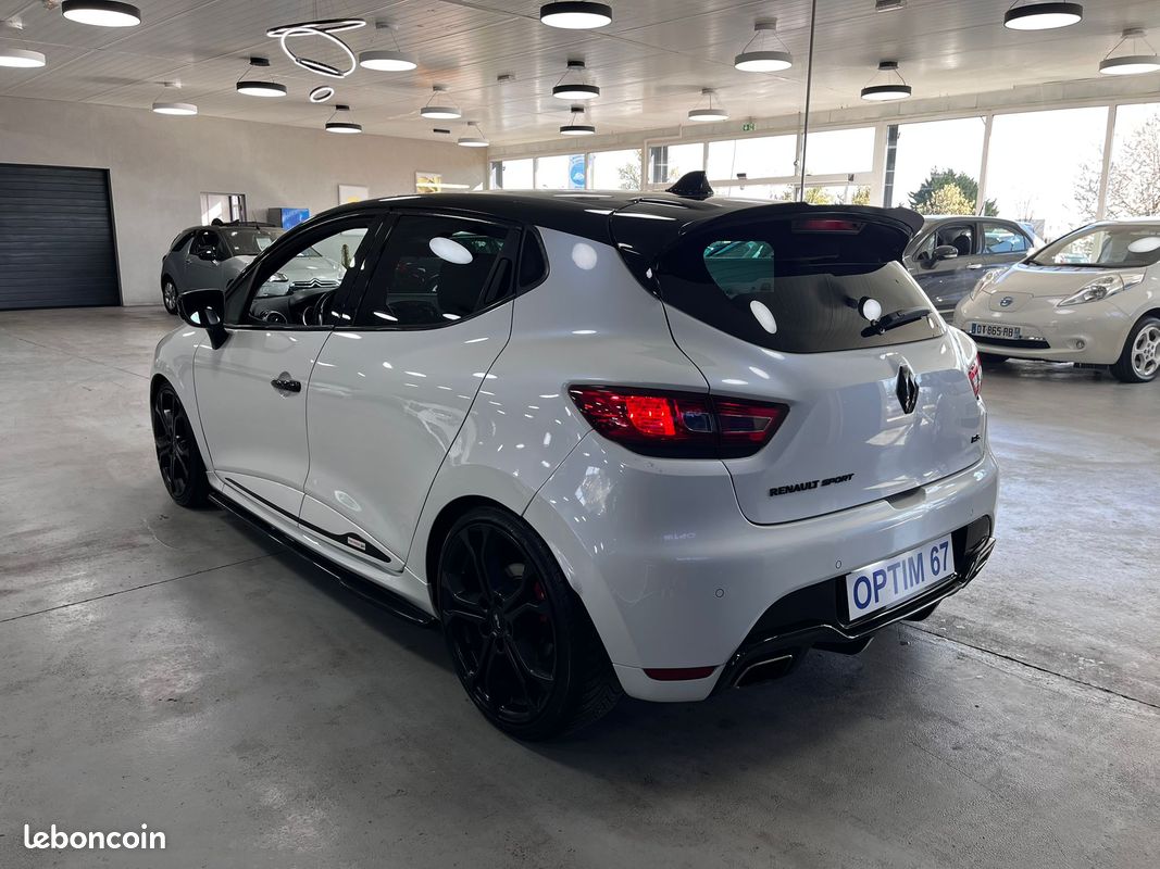 Renault clio4 1.6l 200cv rs monaco gp entretien a jour garantie 1an (image 2)