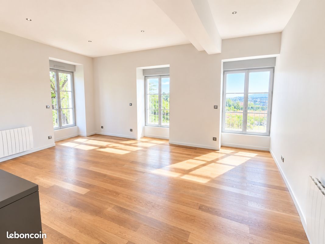 Maison 3 pièces 75 m² · à La Buisse · 75 m² · 230 000 €
