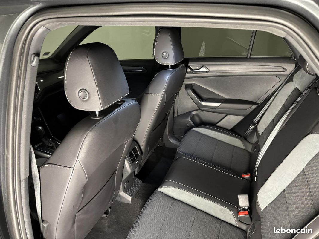 VOLKSWAGEN T-ROC 2.0 TDi 150 R-LINE DSG7 ATTELAGE CAMERA ACC (image 28)