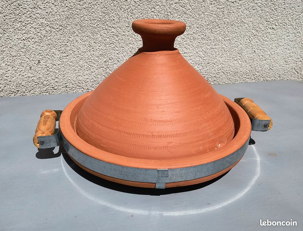 Tajine Marocain De Cuisson En Terre Cuite Avec Joli Motifs  24 X 19 Cm Artisanat Decoration Deco Artisanat Decoration P27243