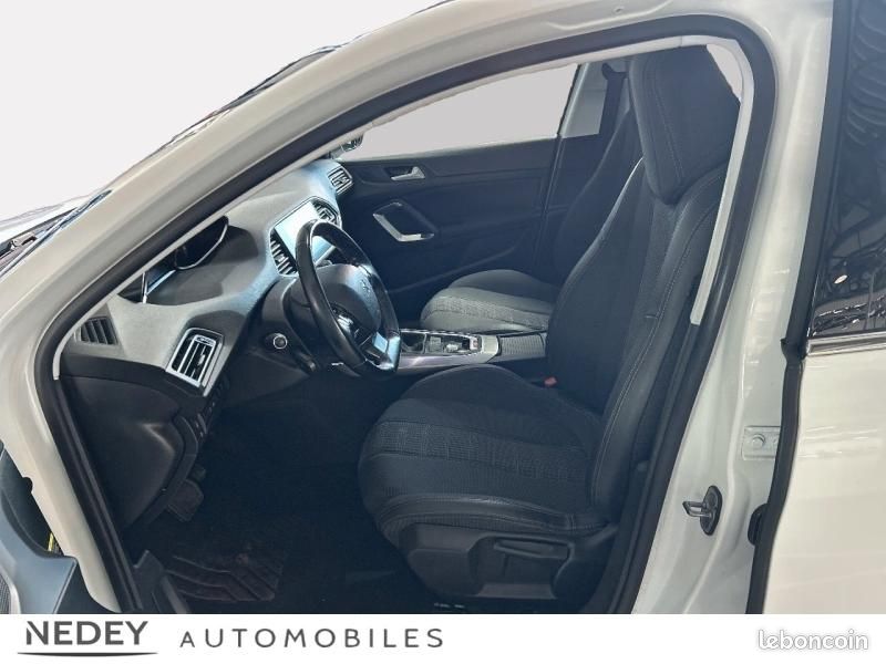 Peugeot 308 1.2 PureTech 130ch S&S Allure EAT6 (image 11)